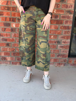 Mid Rise Crop Barrel Pants With Camo Print
