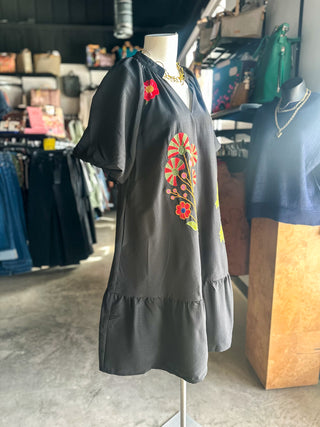 Kaye’s Short Sleeve Embroidered Dress