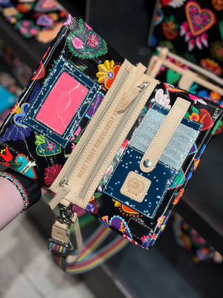 Uptown Crossbody, Vida