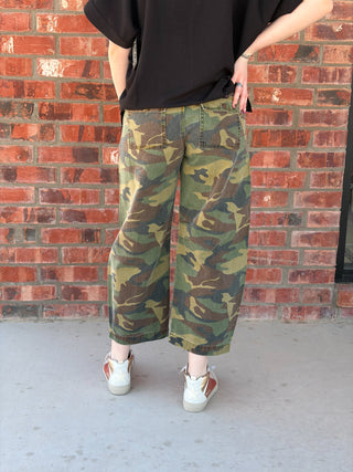 Mid Rise Crop Barrel Pants With Camo Print